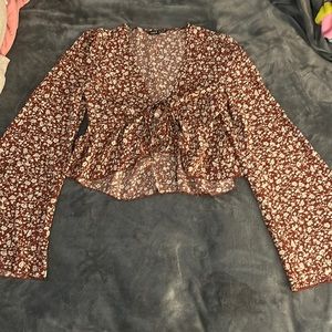 Cute cropped flowy tie shirt